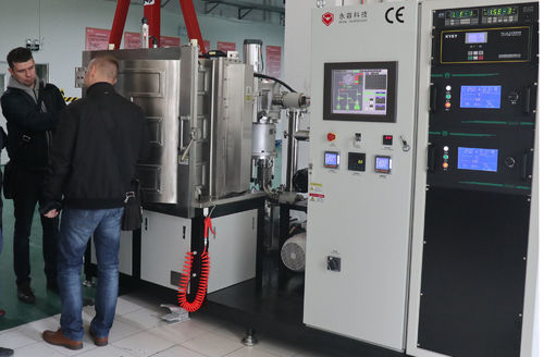 Neueste Unternehmensnachrichten über Polen-Kunde empfängt das Training vor der Lieferung der Maschine
